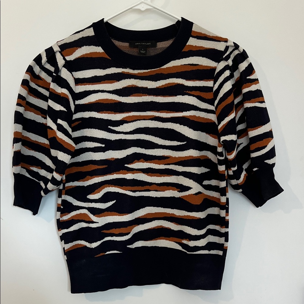 Ann Taylor Zebra-Print Puff Sleeve Sweater in Deep Navy, White & Caramel